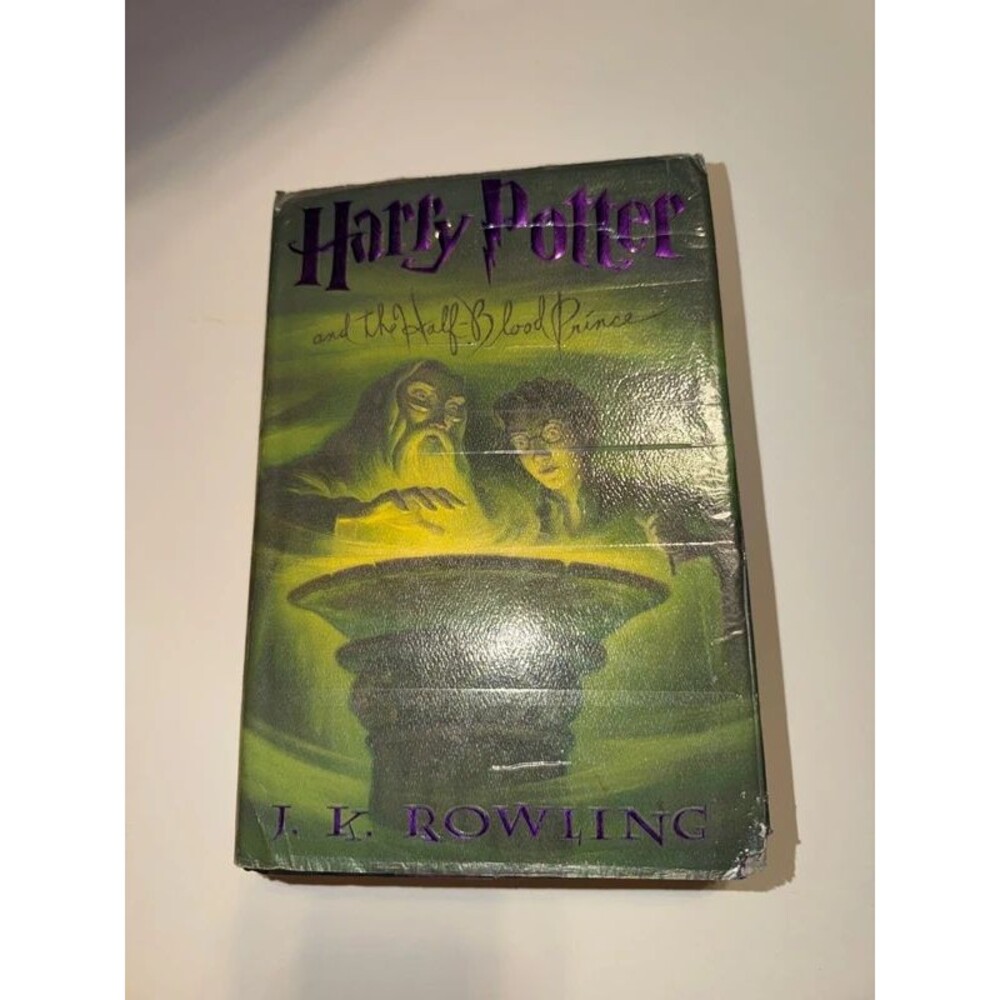 Hardcover Harry Potter and the half blood prints